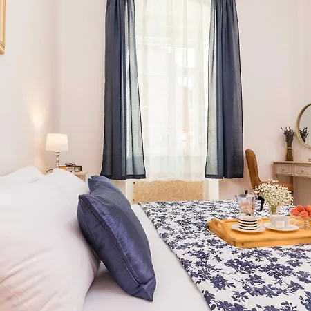 Lussi Apartment *
