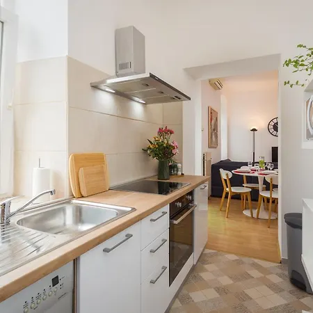 Lussi Lägenhet Pula